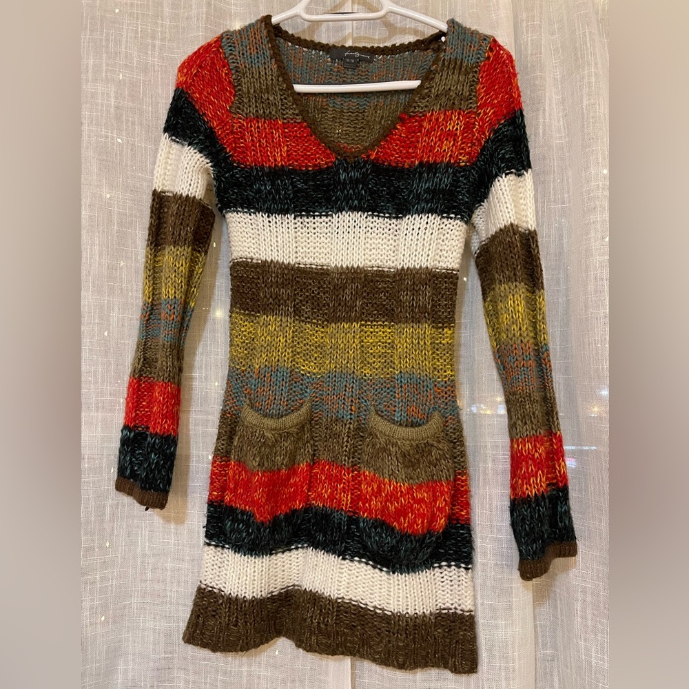 Twenty One knitted sweater dress with 2 front pockets.